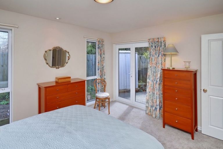 Photo of property in 2/7 Kelson Lane, Ilam, Christchurch, 8041