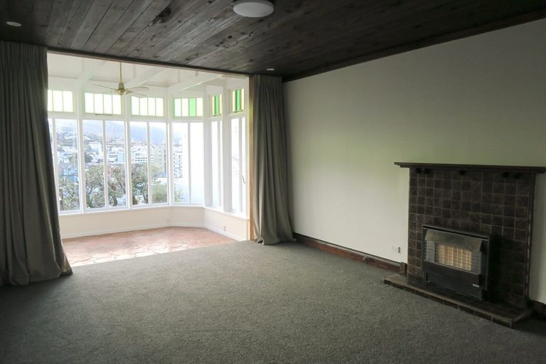 Photo of property in 17 Bidwill Street, Mount Cook, Wellington, 6021