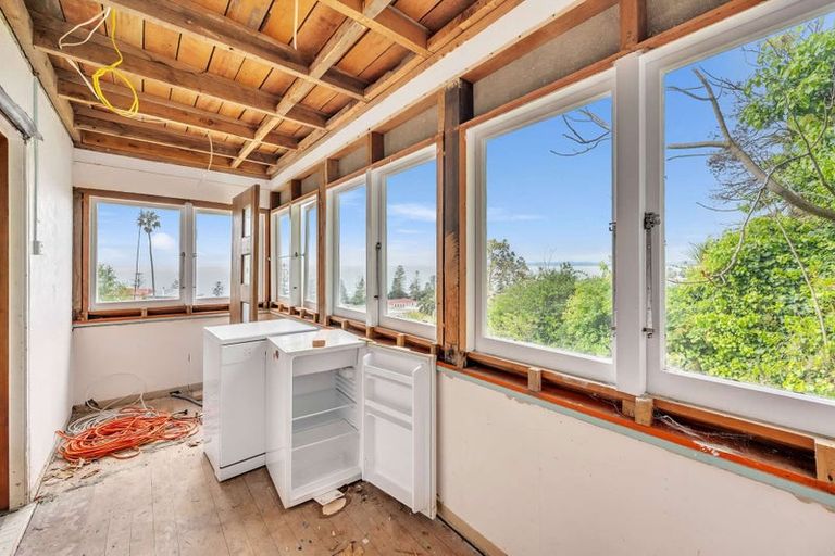 Photo of property in 3 Onslow Road, Bluff Hill, Napier, 4110