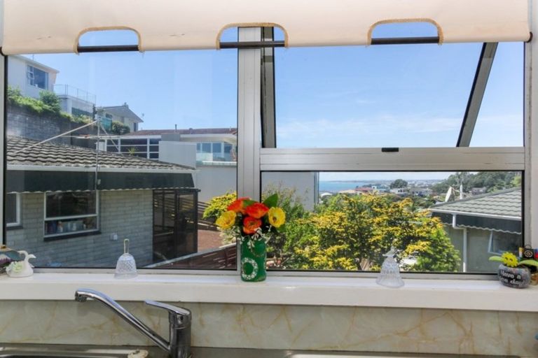 Photo of property in 2/4 Scott Street, Moturoa, New Plymouth, 4310