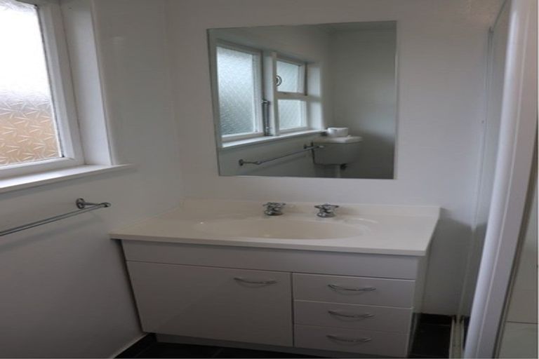 Photo of property in 2/707 Alexandra Street, Parkvale, Hastings, 4122