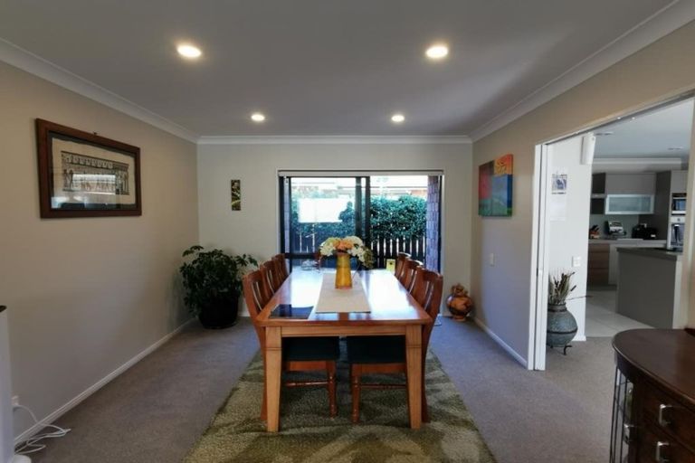Photo of property in 21 Bellshill Close, Wattle Downs, Auckland, 2103
