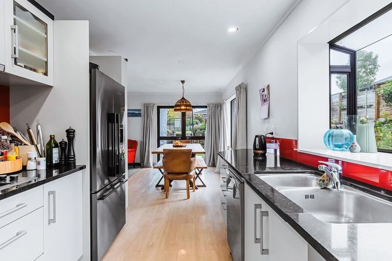 Photo of property in 83 Harvey Street, Waipahihi, Taupo, 3330