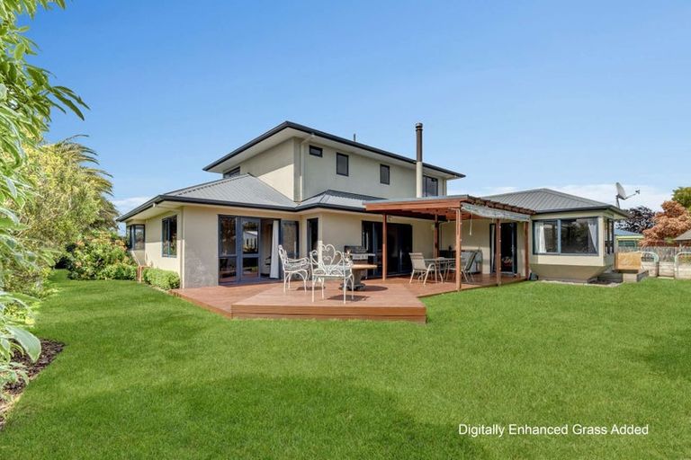 Photo of property in 14a Carthew Street, Feilding, 4702