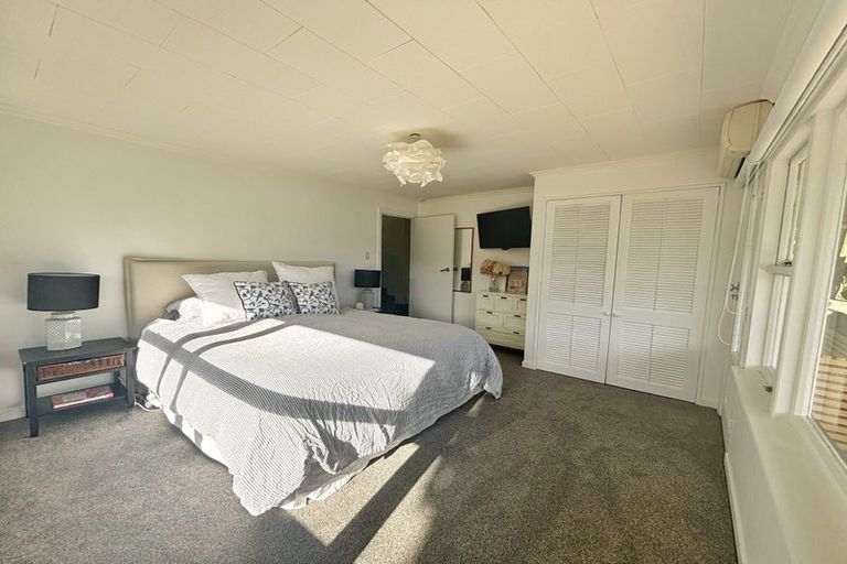 Photo of property in 12 Bayview Crescent, Duvauchelle, 7581