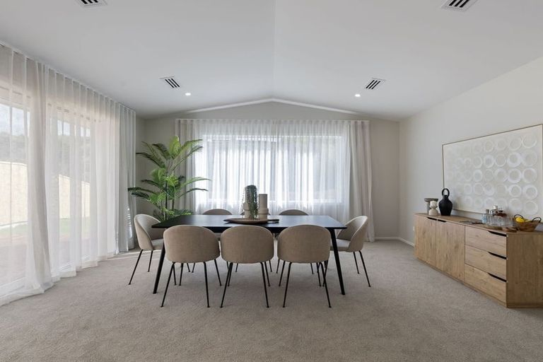 Photo of property in 44 Solitude Crescent, Kelvin Grove, 4470