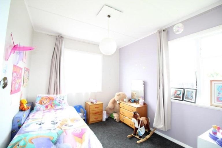 Photo of property in 11 Lockerbie Street, Turnbull Thomson Park, Invercargill, 9810