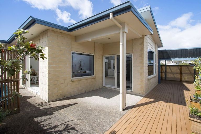 Photo of property in 10 Riverside Place, Katikati, 3129