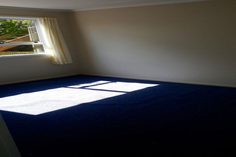 Photo of property in 31 Omega Street, Newlands, Wellington, 6037