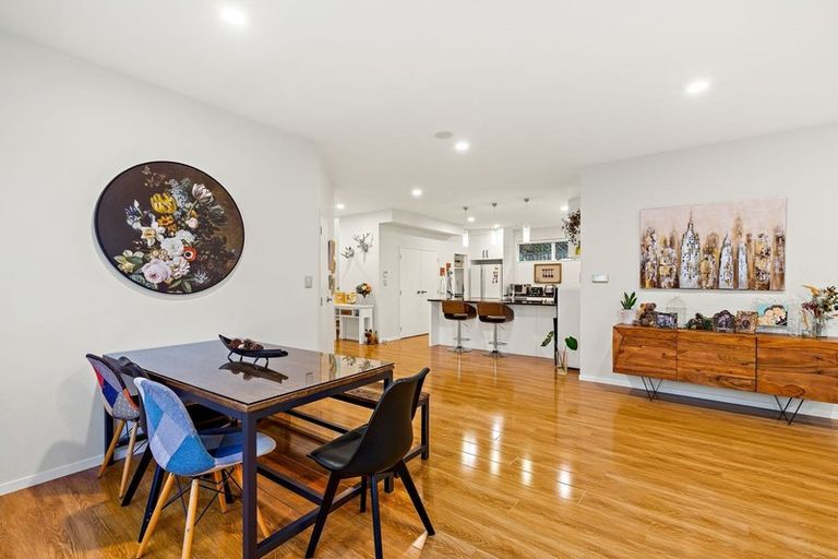 Photo of property in 3 Younger Lane, Massey, Auckland, 0614