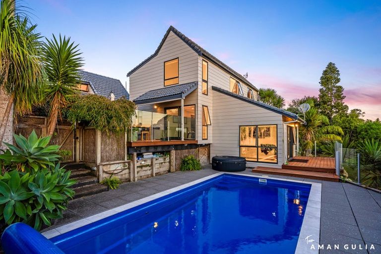 Photo of property in 33 Waipuia Place, Greenhithe, Auckland, 0632