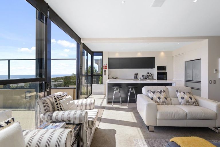 Photo of property in 23a Glendevere Terrace, Redcliffs, Christchurch, 8081