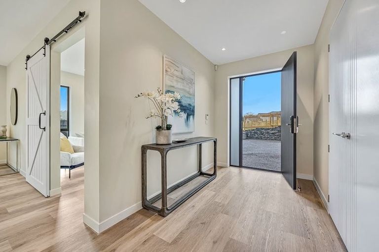 Photo of property in 4 Wheki Place, Swanson, Auckland, 0614