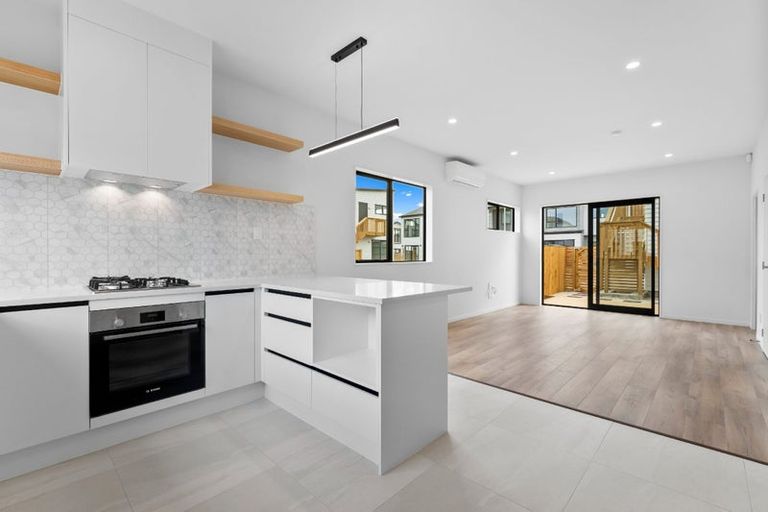Photo of property in 26 Whare Kauri Road, Papakura, 2110