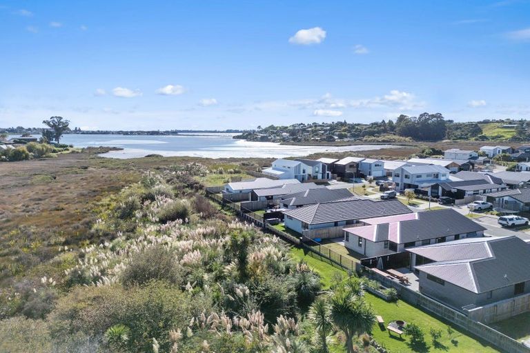 Photo of property in 11 Hinaki Street, Poike, Tauranga, 3112