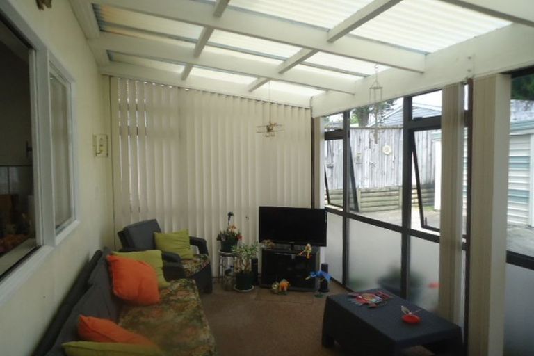 Photo of property in 8 Station Street, Tirau, 3410