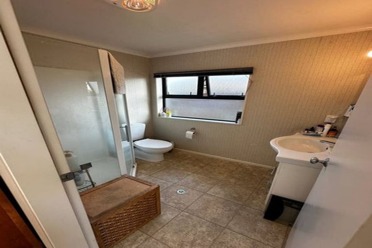 Photo of property in 24 Cleveland Heights, Kelvin Grove, Palmerston North, 4414