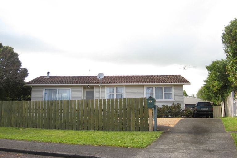 Photo of property in 13 Marybeth Place, Rosehill, Papakura, 2113