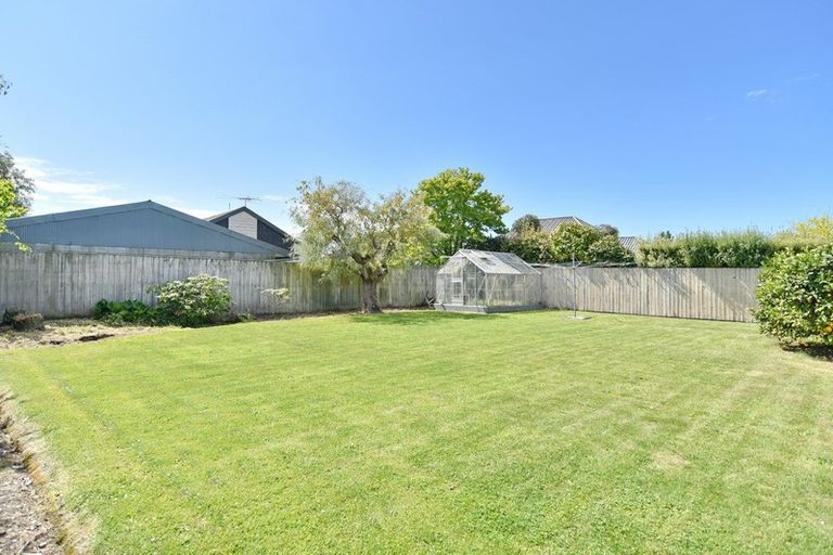 Photo of property in 55 Winters Road, Redwood, Christchurch, 8051
