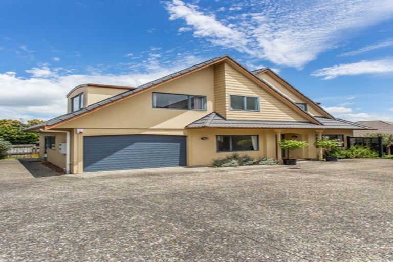 Photo of property in 22b Bleakhouse Road, Howick, Auckland, 2014