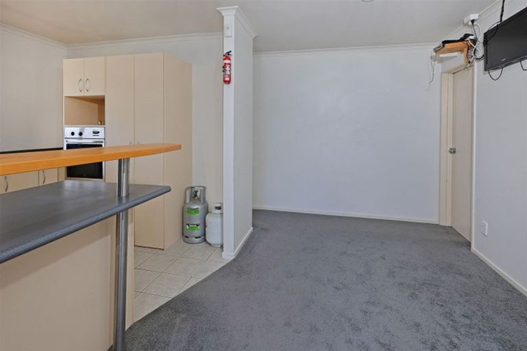 Photo of property in 74 Hetherington Road, Ranui, Auckland, 0612