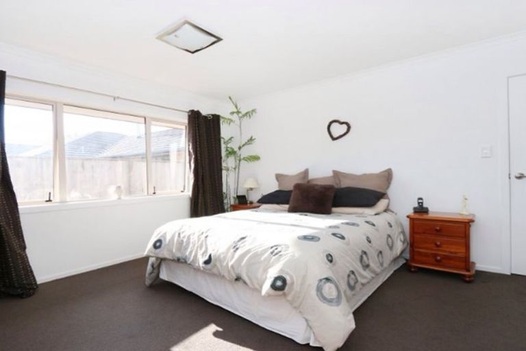 Photo of property in 4 Galea Grove, Kelvin Grove, Palmerston North, 4414