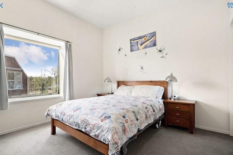 Photo of property in 76c Edmonton Road, Henderson, Auckland, 0612