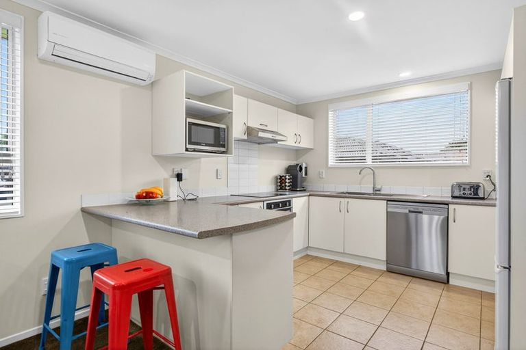 Photo of property in 31 Magnolia Drive, Waiuku, 2123