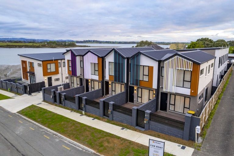 Photo of property in 2/21 Hazards Road, Weymouth, Auckland, 2103