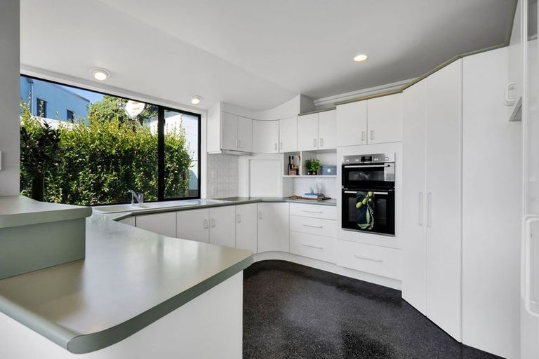 Photo of property in 12d Parris Street, Moturoa, New Plymouth, 4310