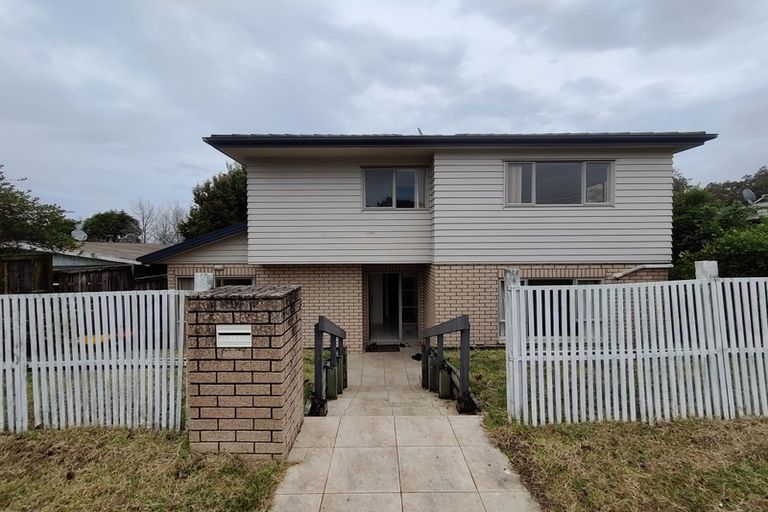 Photo of property in 30a Trinidad Road, Sunnynook, Auckland, 0620