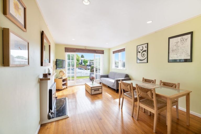 Photo of property in 1/8 Tyne Road, Forrest Hill, Auckland, 0620