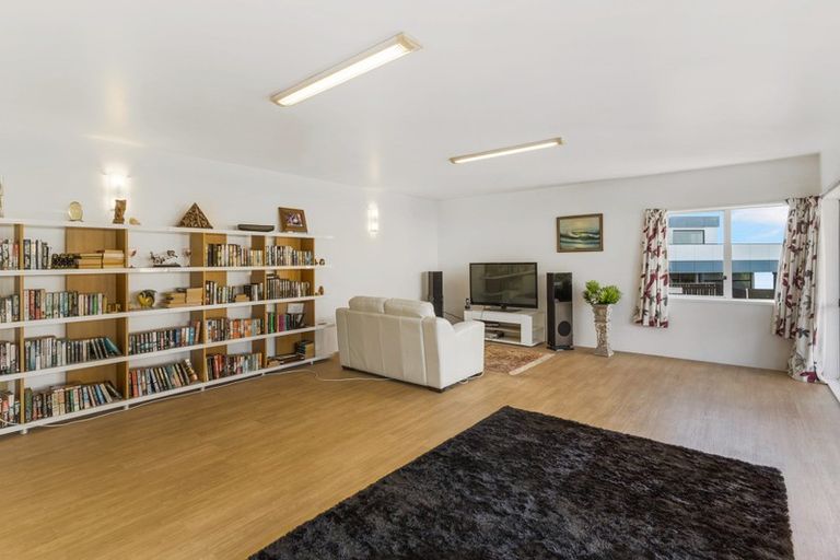 Photo of property in 8 Aztec Place, Conifer Grove, Takanini, 2112