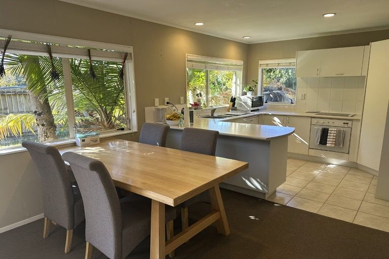 Photo of property in 2/16 Belgate Place, Somerville, Auckland, 2014