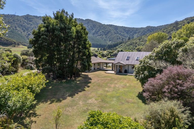 Photo of property in 28 Lady Cobham Grove, Anakiwa, Picton, 7281