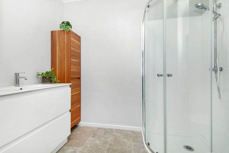 Photo of property in 102 Pasadena Crescent, Totara Park, Upper Hutt, 5018