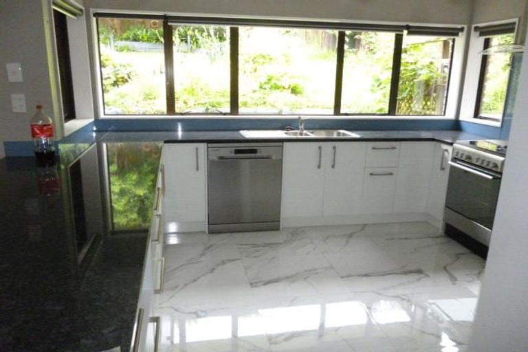 Photo of property in 5 Spears Place, Botany Downs, Auckland, 2010