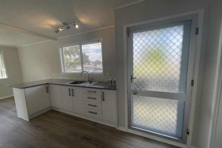 Photo of property in 9 Innismara Avenue, Wattle Downs, Auckland, 2103