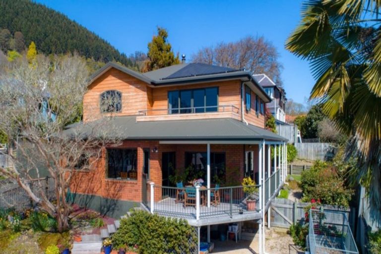 Photo of property in 10 Ngatitama Street, Nelson South, Nelson, 7010