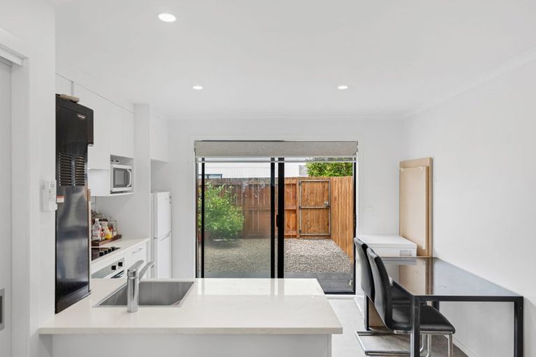 Photo of property in 2/78 Swaffield Road, Papatoetoe, Auckland, 2025