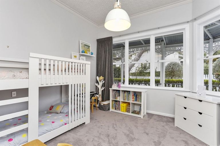 Photo of property in 26 Mariposa Crescent, Birkenhead, Auckland, 0626