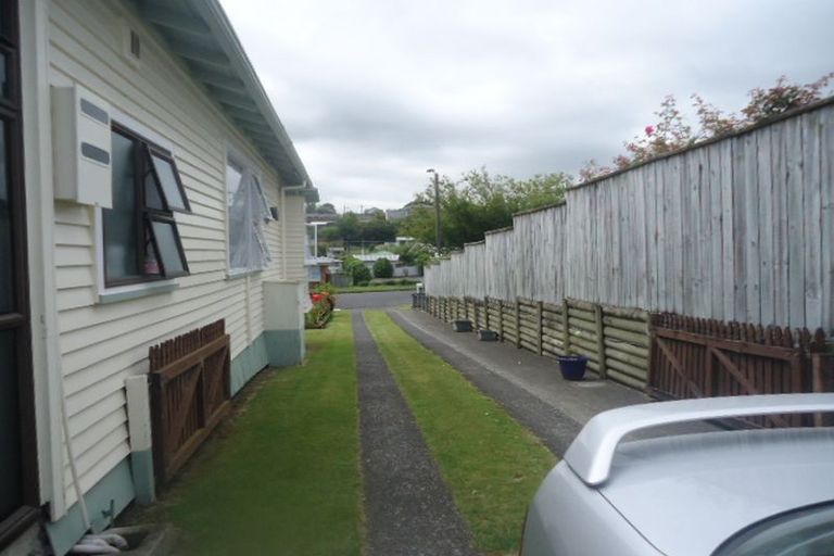 Photo of property in 8 Station Street, Tirau, 3410