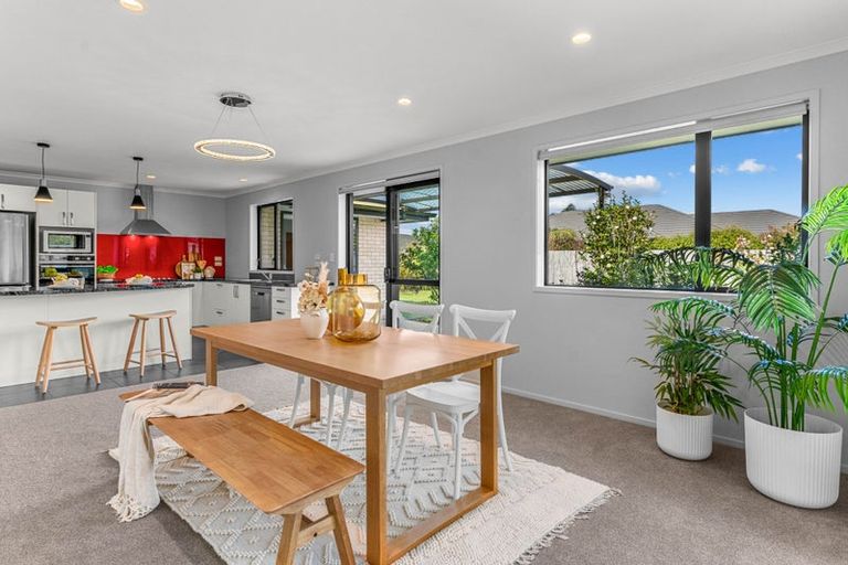 Photo of property in 4 Kowi Lakes Drive, One Tree Point, 0118