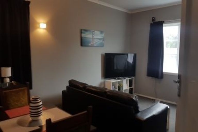 Photo of property in 2/2 Emerson Street, Petone, Lower Hutt, 5012