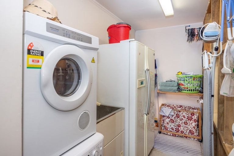 Photo of property in 23 Waiwherowhero Drive, St Andrews, Hamilton, 3200