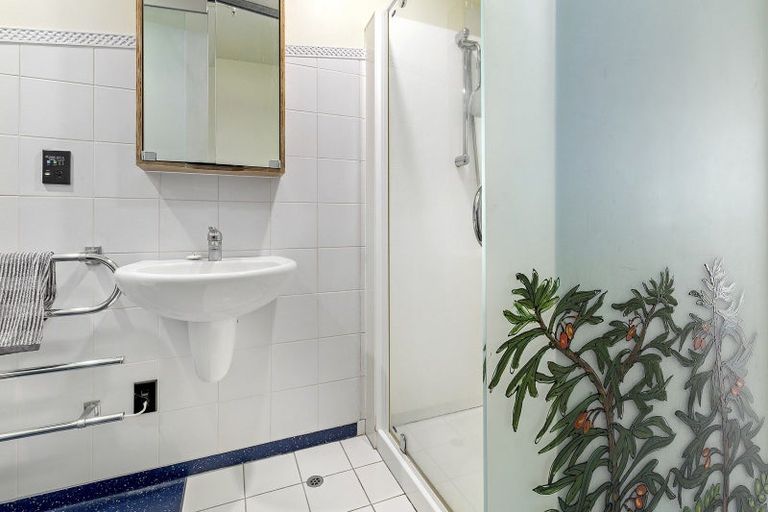Photo of property in Qba Apartments, 4e/51 Webb Street, Mount Cook, Wellington, 6011