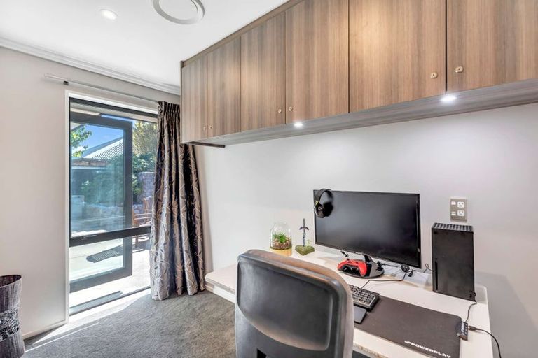 Photo of property in 27 Foresters Crescent, Parklands, Christchurch, 8083