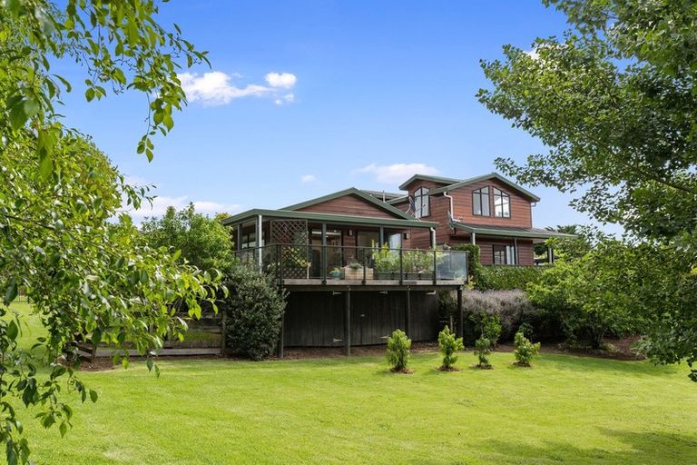 Photo of property in 78 Matija Place, Red Beach, 0932