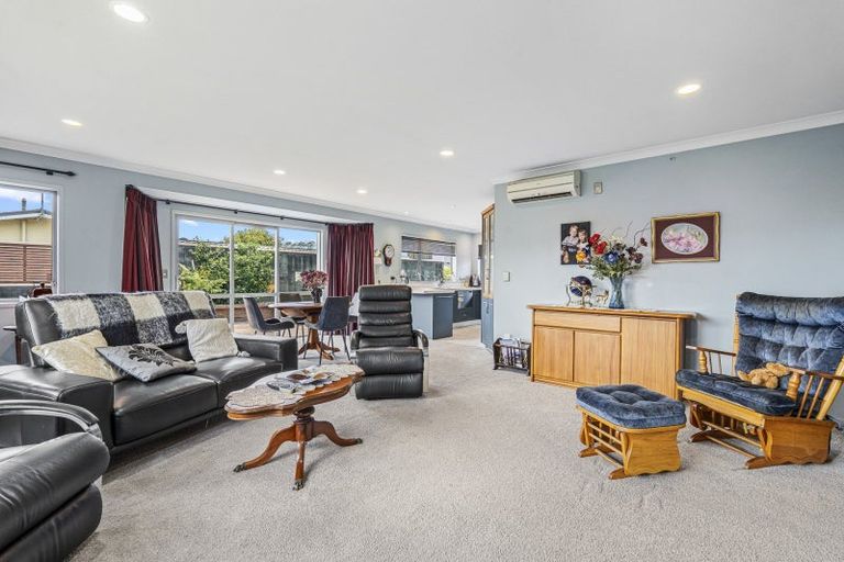 Photo of property in 3 Mahoe Street, Strandon, New Plymouth, 4312