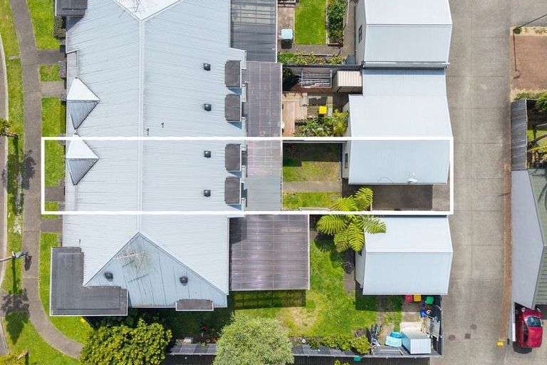 Photo of property in 3/8 Tuscany Way, Te Atatu Peninsula, Auckland, 0610